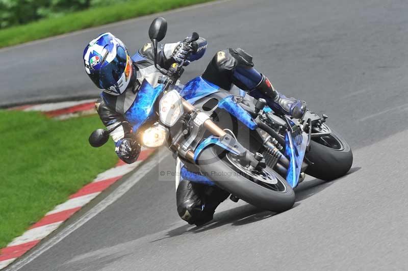 Motorcycle action photographs;Trackday digital images;cadwell;cadwell park photographs;event digital images;eventdigitalimages;motor racing louth lincolnshire;no limits trackdays;peter wileman photography;trackday;trackday photos