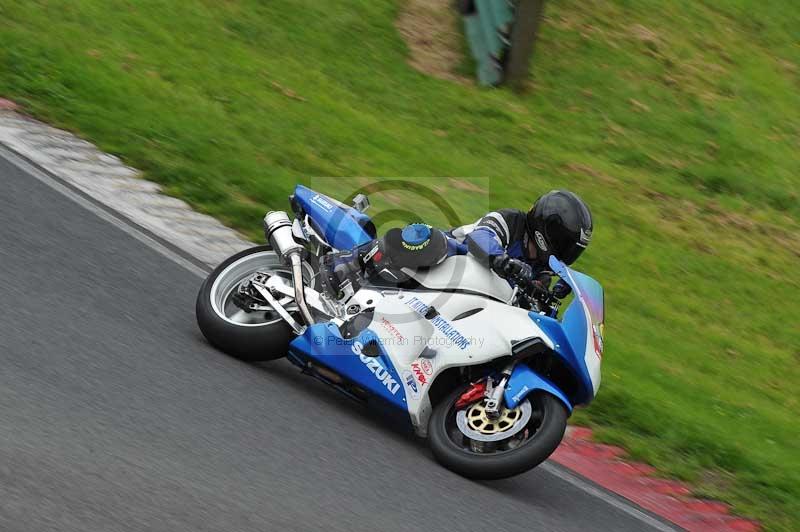 Motorcycle action photographs;Trackday digital images;cadwell;cadwell park photographs;event digital images;eventdigitalimages;motor racing louth lincolnshire;no limits trackdays;peter wileman photography;trackday;trackday photos