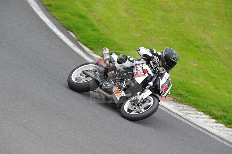 Motorcycle action photographs;Trackday digital images;cadwell;cadwell park photographs;event digital images;eventdigitalimages;motor racing louth lincolnshire;no limits trackdays;peter wileman photography;trackday;trackday photos