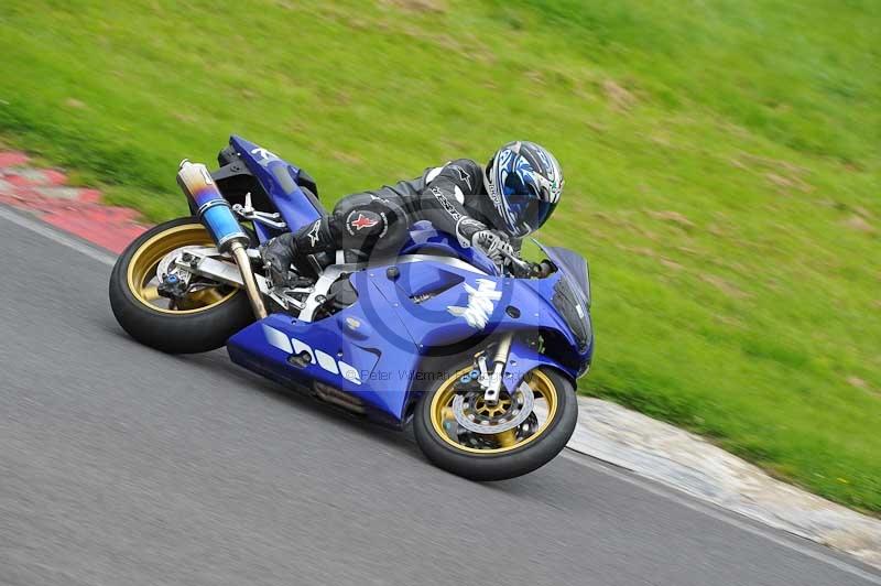 Motorcycle action photographs;Trackday digital images;cadwell;cadwell park photographs;event digital images;eventdigitalimages;motor racing louth lincolnshire;no limits trackdays;peter wileman photography;trackday;trackday photos