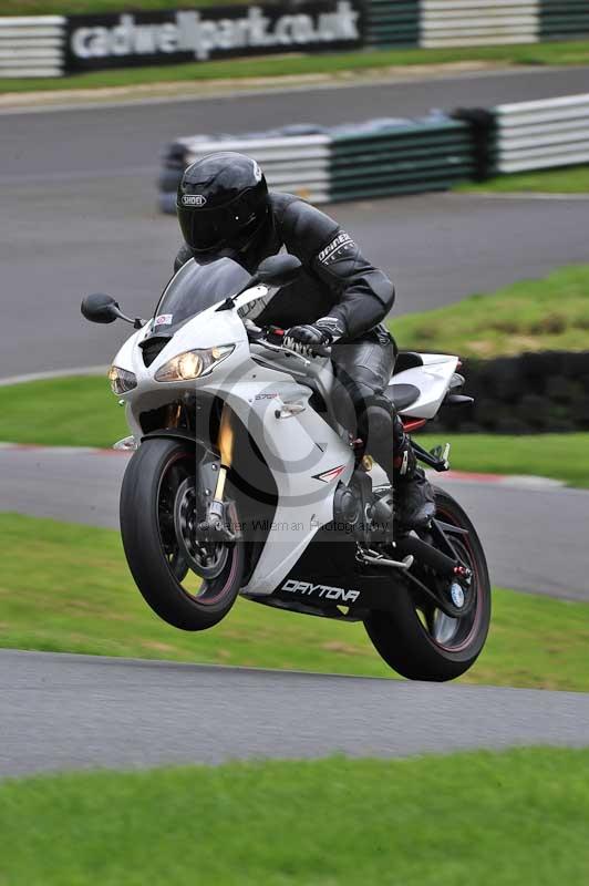 Motorcycle action photographs;Trackday digital images;cadwell;cadwell park photographs;event digital images;eventdigitalimages;motor racing louth lincolnshire;no limits trackdays;peter wileman photography;trackday;trackday photos