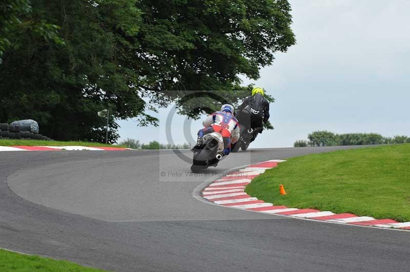 Motorcycle action photographs;Trackday digital images;cadwell;cadwell park photographs;event digital images;eventdigitalimages;motor racing louth lincolnshire;no limits trackdays;peter wileman photography;trackday;trackday photos