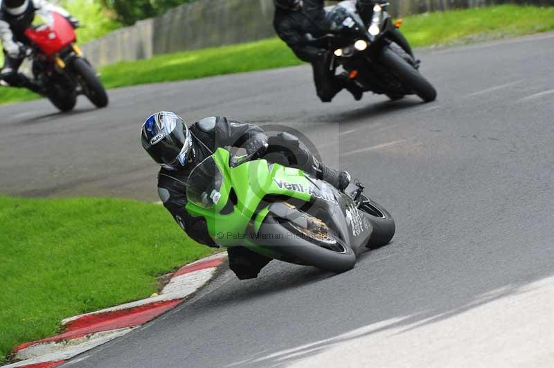 Motorcycle action photographs;Trackday digital images;cadwell;cadwell park photographs;event digital images;eventdigitalimages;motor racing louth lincolnshire;no limits trackdays;peter wileman photography;trackday;trackday photos