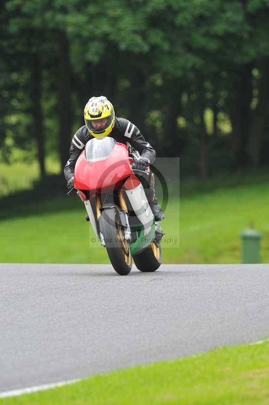 Motorcycle action photographs;Trackday digital images;cadwell;cadwell park photographs;event digital images;eventdigitalimages;motor racing louth lincolnshire;no limits trackdays;peter wileman photography;trackday;trackday photos