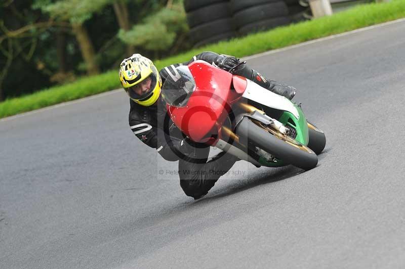 Motorcycle action photographs;Trackday digital images;cadwell;cadwell park photographs;event digital images;eventdigitalimages;motor racing louth lincolnshire;no limits trackdays;peter wileman photography;trackday;trackday photos