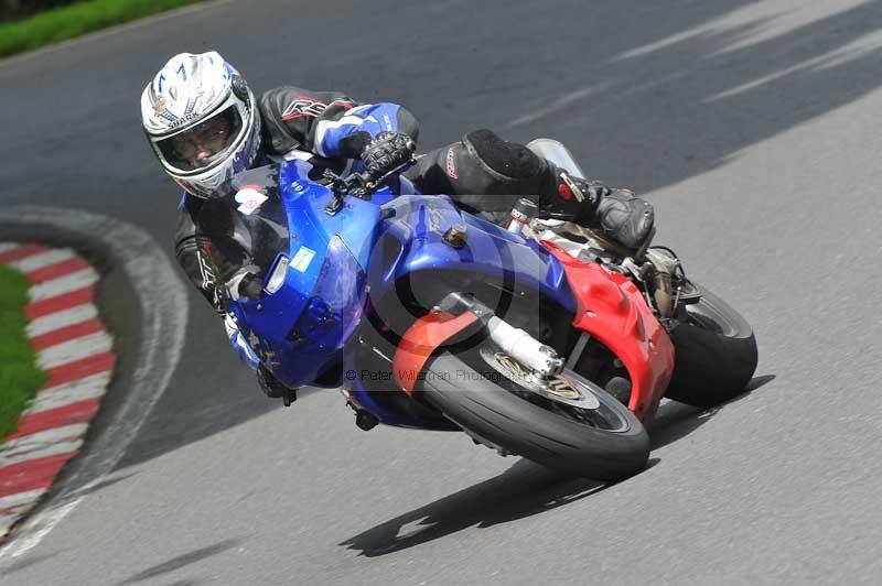 Motorcycle action photographs;Trackday digital images;cadwell;cadwell park photographs;event digital images;eventdigitalimages;motor racing louth lincolnshire;no limits trackdays;peter wileman photography;trackday;trackday photos