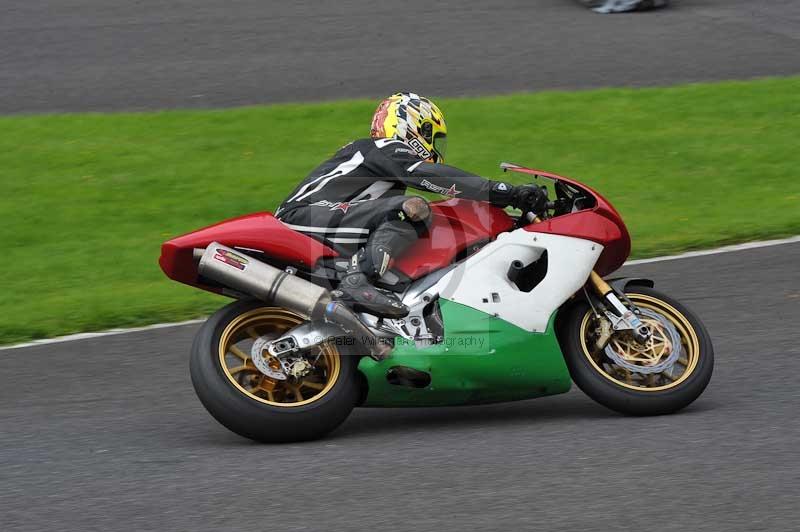 Motorcycle action photographs;Trackday digital images;cadwell;cadwell park photographs;event digital images;eventdigitalimages;motor racing louth lincolnshire;no limits trackdays;peter wileman photography;trackday;trackday photos