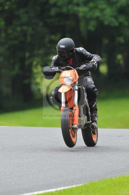 Motorcycle action photographs;Trackday digital images;cadwell;cadwell park photographs;event digital images;eventdigitalimages;motor racing louth lincolnshire;no limits trackdays;peter wileman photography;trackday;trackday photos