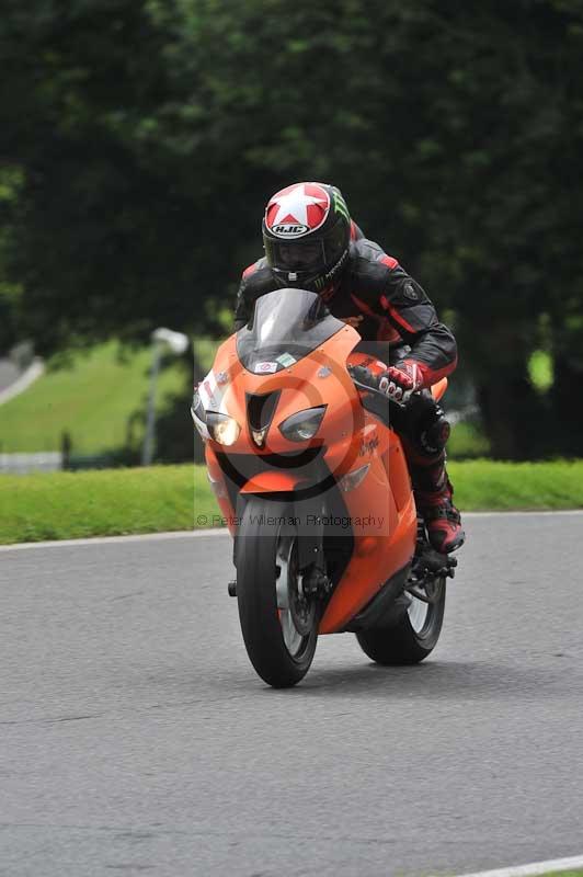 Motorcycle action photographs;Trackday digital images;cadwell;cadwell park photographs;event digital images;eventdigitalimages;motor racing louth lincolnshire;no limits trackdays;peter wileman photography;trackday;trackday photos