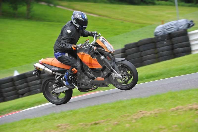 Motorcycle action photographs;Trackday digital images;cadwell;cadwell park photographs;event digital images;eventdigitalimages;motor racing louth lincolnshire;no limits trackdays;peter wileman photography;trackday;trackday photos