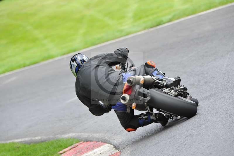 Motorcycle action photographs;Trackday digital images;cadwell;cadwell park photographs;event digital images;eventdigitalimages;motor racing louth lincolnshire;no limits trackdays;peter wileman photography;trackday;trackday photos