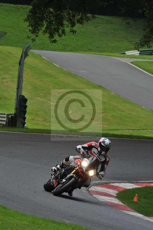 Motorcycle action photographs;Trackday digital images;cadwell;cadwell park photographs;event digital images;eventdigitalimages;motor racing louth lincolnshire;no limits trackdays;peter wileman photography;trackday;trackday photos