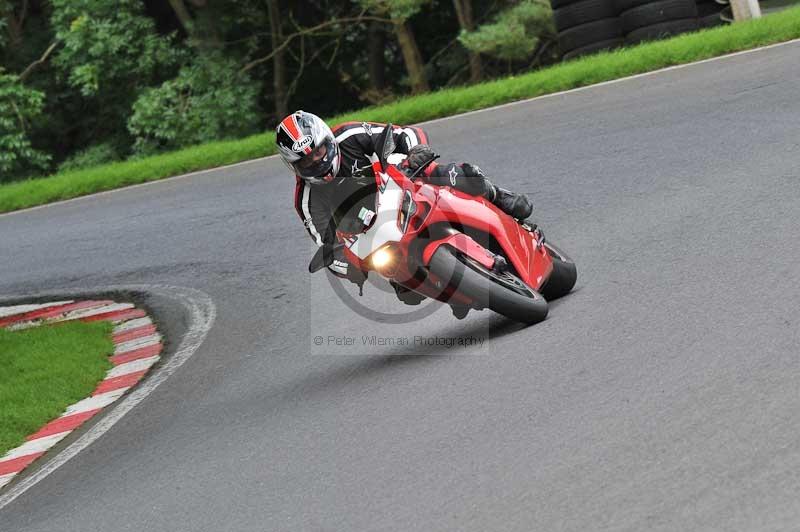 Motorcycle action photographs;Trackday digital images;cadwell;cadwell park photographs;event digital images;eventdigitalimages;motor racing louth lincolnshire;no limits trackdays;peter wileman photography;trackday;trackday photos