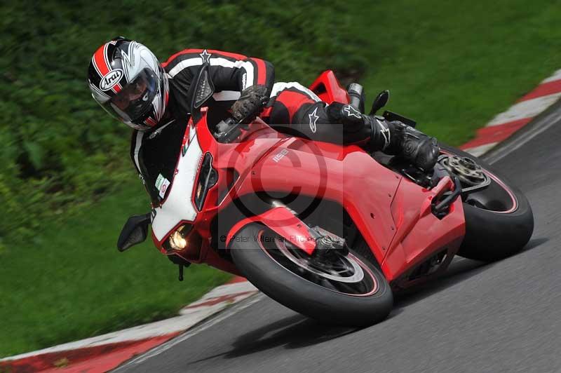 Motorcycle action photographs;Trackday digital images;cadwell;cadwell park photographs;event digital images;eventdigitalimages;motor racing louth lincolnshire;no limits trackdays;peter wileman photography;trackday;trackday photos