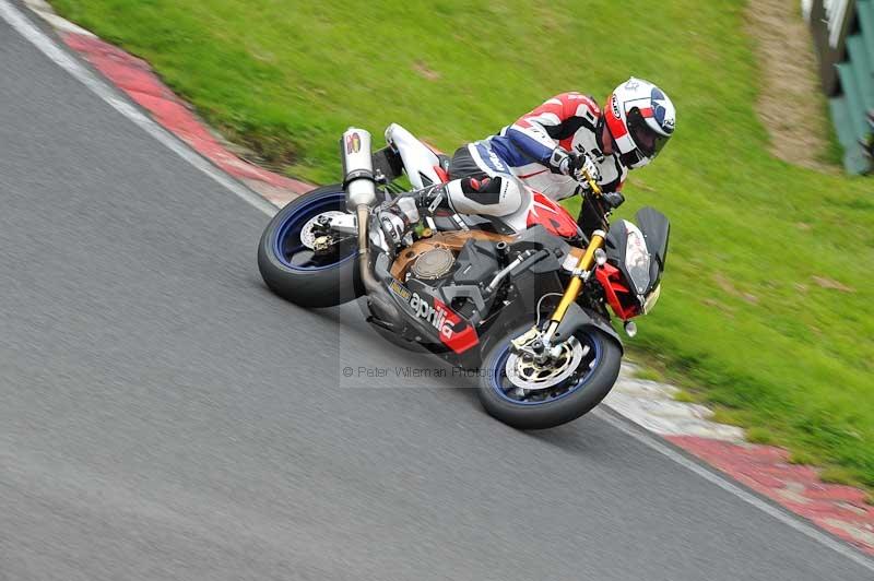 Motorcycle action photographs;Trackday digital images;cadwell;cadwell park photographs;event digital images;eventdigitalimages;motor racing louth lincolnshire;no limits trackdays;peter wileman photography;trackday;trackday photos