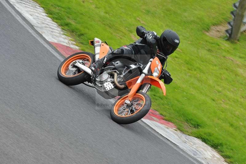 Motorcycle action photographs;Trackday digital images;cadwell;cadwell park photographs;event digital images;eventdigitalimages;motor racing louth lincolnshire;no limits trackdays;peter wileman photography;trackday;trackday photos