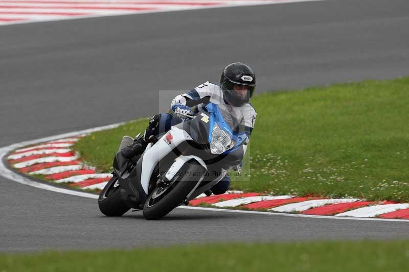 Motorcycle action photographs;Trackday digital images;brands;brands hatch photographs;event digital images;eventdigitalimages;motor racing london;no limits trackday;peter wileman photography;trackday;trackday photos