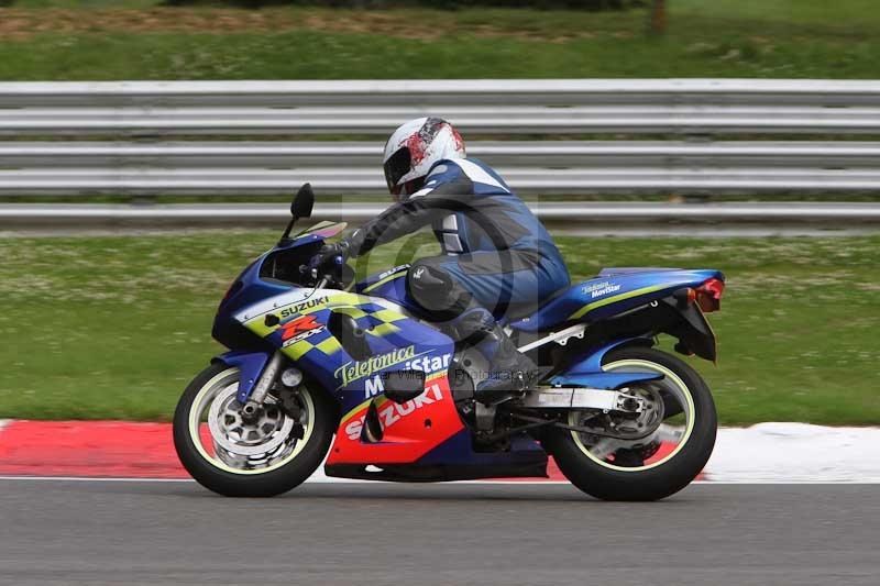 Motorcycle action photographs;Trackday digital images;brands;brands hatch photographs;event digital images;eventdigitalimages;motor racing london;no limits trackday;peter wileman photography;trackday;trackday photos