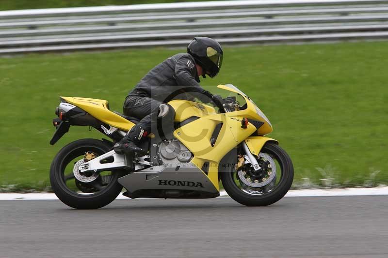 Motorcycle action photographs;Trackday digital images;brands;brands hatch photographs;event digital images;eventdigitalimages;motor racing london;no limits trackday;peter wileman photography;trackday;trackday photos