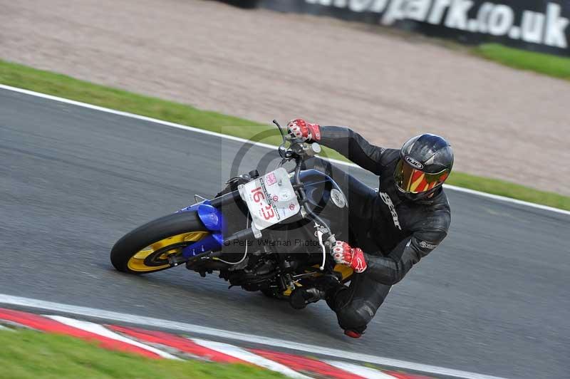 Motorcycle action photographs;Trackday digital images;event digital images;eventdigitalimages;no limits trackday;oulton park;oulton park circuit cheshire;oulton park photographs;peter wileman photography;trackday;trackday photos