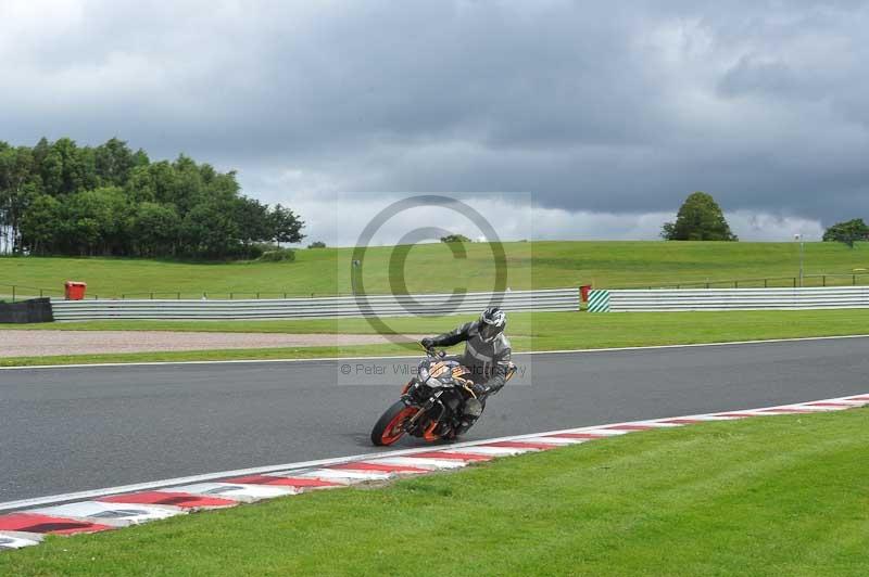 Motorcycle action photographs;Trackday digital images;event digital images;eventdigitalimages;no limits trackday;oulton park;oulton park circuit cheshire;oulton park photographs;peter wileman photography;trackday;trackday photos