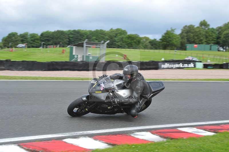 Motorcycle action photographs;Trackday digital images;event digital images;eventdigitalimages;no limits trackday;oulton park;oulton park circuit cheshire;oulton park photographs;peter wileman photography;trackday;trackday photos