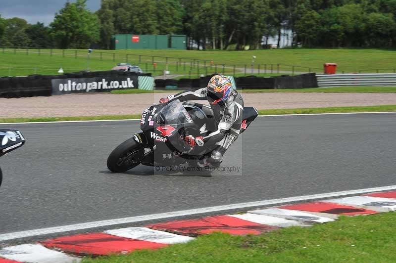 Motorcycle action photographs;Trackday digital images;event digital images;eventdigitalimages;no limits trackday;oulton park;oulton park circuit cheshire;oulton park photographs;peter wileman photography;trackday;trackday photos