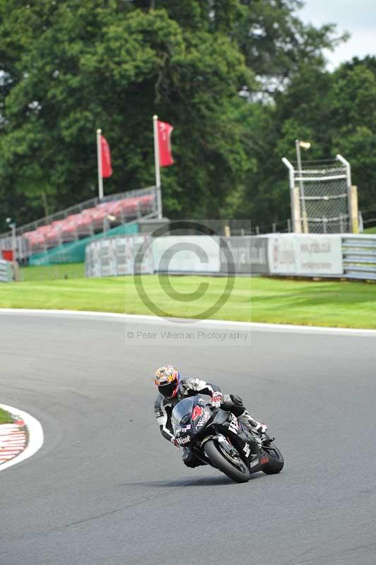 Motorcycle action photographs;Trackday digital images;event digital images;eventdigitalimages;no limits trackday;oulton park;oulton park circuit cheshire;oulton park photographs;peter wileman photography;trackday;trackday photos