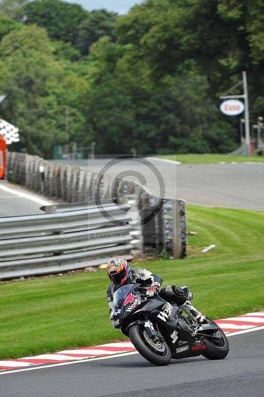 Motorcycle action photographs;Trackday digital images;event digital images;eventdigitalimages;no limits trackday;oulton park;oulton park circuit cheshire;oulton park photographs;peter wileman photography;trackday;trackday photos