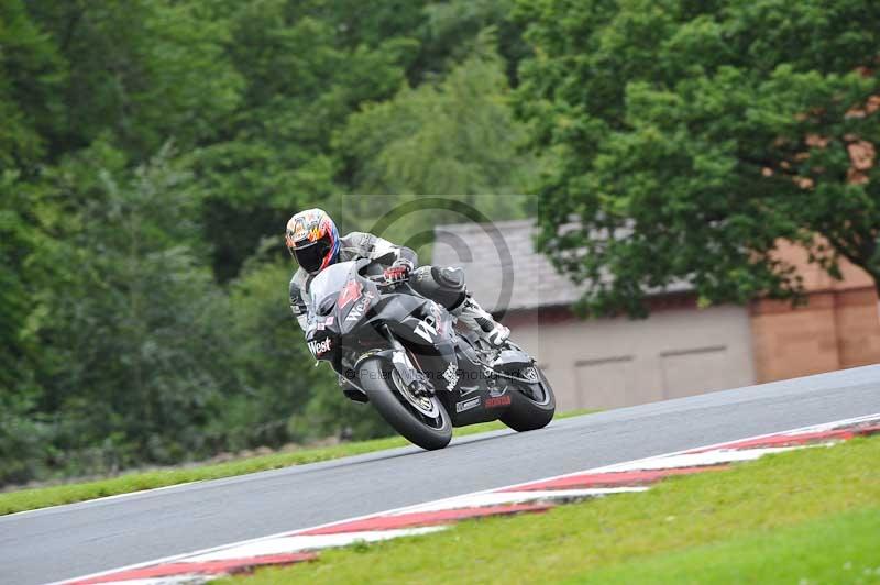 Motorcycle action photographs;Trackday digital images;event digital images;eventdigitalimages;no limits trackday;oulton park;oulton park circuit cheshire;oulton park photographs;peter wileman photography;trackday;trackday photos