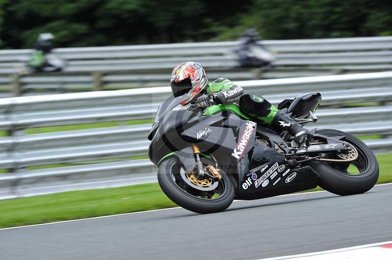 Motorcycle action photographs;Trackday digital images;event digital images;eventdigitalimages;no limits trackday;oulton park;oulton park circuit cheshire;oulton park photographs;peter wileman photography;trackday;trackday photos