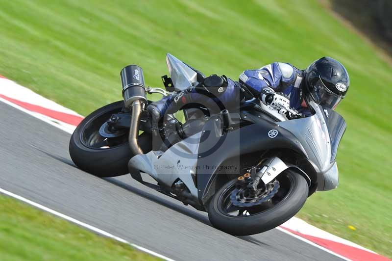 Motorcycle action photographs;Trackday digital images;event digital images;eventdigitalimages;no limits trackday;oulton park;oulton park circuit cheshire;oulton park photographs;peter wileman photography;trackday;trackday photos