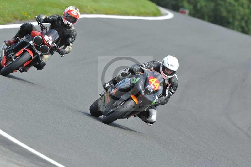 Motorcycle action photographs;Trackday digital images;event digital images;eventdigitalimages;no limits trackday;oulton park;oulton park circuit cheshire;oulton park photographs;peter wileman photography;trackday;trackday photos