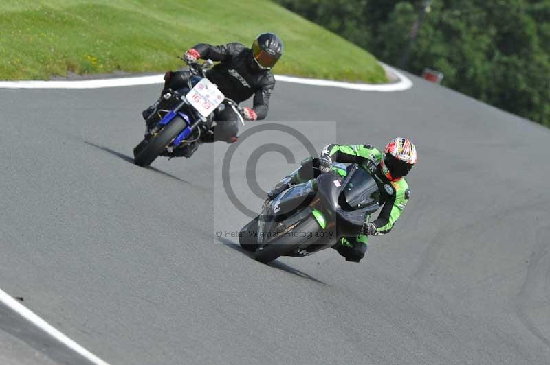 Motorcycle action photographs;Trackday digital images;event digital images;eventdigitalimages;no limits trackday;oulton park;oulton park circuit cheshire;oulton park photographs;peter wileman photography;trackday;trackday photos