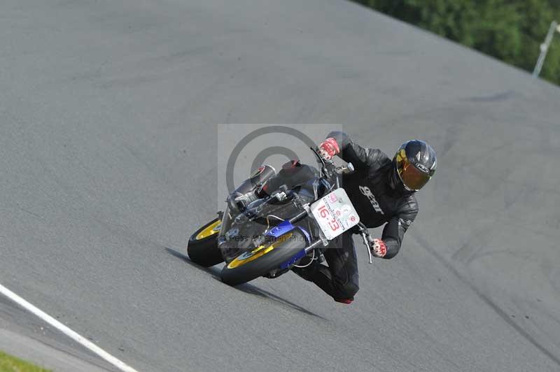 Motorcycle action photographs;Trackday digital images;event digital images;eventdigitalimages;no limits trackday;oulton park;oulton park circuit cheshire;oulton park photographs;peter wileman photography;trackday;trackday photos