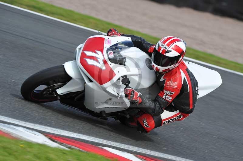 Motorcycle action photographs;Trackday digital images;event digital images;eventdigitalimages;no limits trackday;oulton park;oulton park circuit cheshire;oulton park photographs;peter wileman photography;trackday;trackday photos