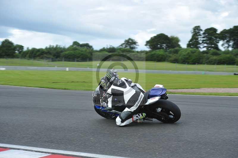 Motorcycle action photographs;Trackday digital images;event digital images;eventdigitalimages;no limits trackday;oulton park;oulton park circuit cheshire;oulton park photographs;peter wileman photography;trackday;trackday photos