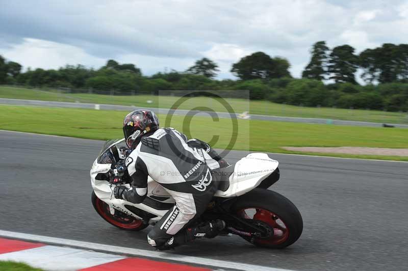 Motorcycle action photographs;Trackday digital images;event digital images;eventdigitalimages;no limits trackday;oulton park;oulton park circuit cheshire;oulton park photographs;peter wileman photography;trackday;trackday photos