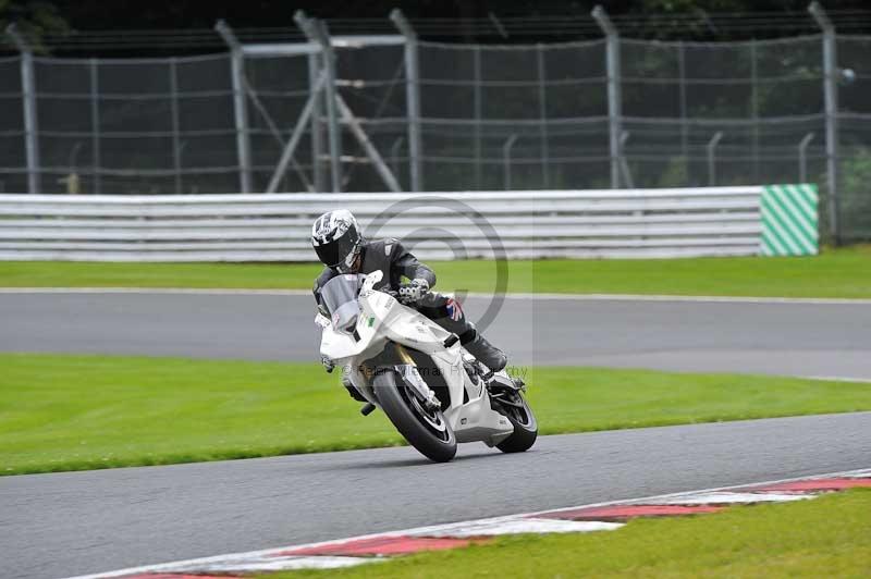 Motorcycle action photographs;Trackday digital images;event digital images;eventdigitalimages;no limits trackday;oulton park;oulton park circuit cheshire;oulton park photographs;peter wileman photography;trackday;trackday photos