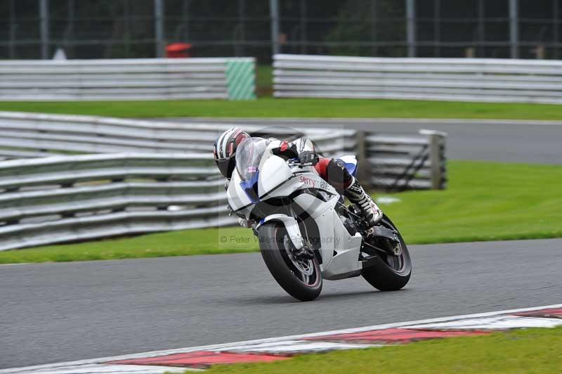 Motorcycle action photographs;Trackday digital images;event digital images;eventdigitalimages;no limits trackday;oulton park;oulton park circuit cheshire;oulton park photographs;peter wileman photography;trackday;trackday photos