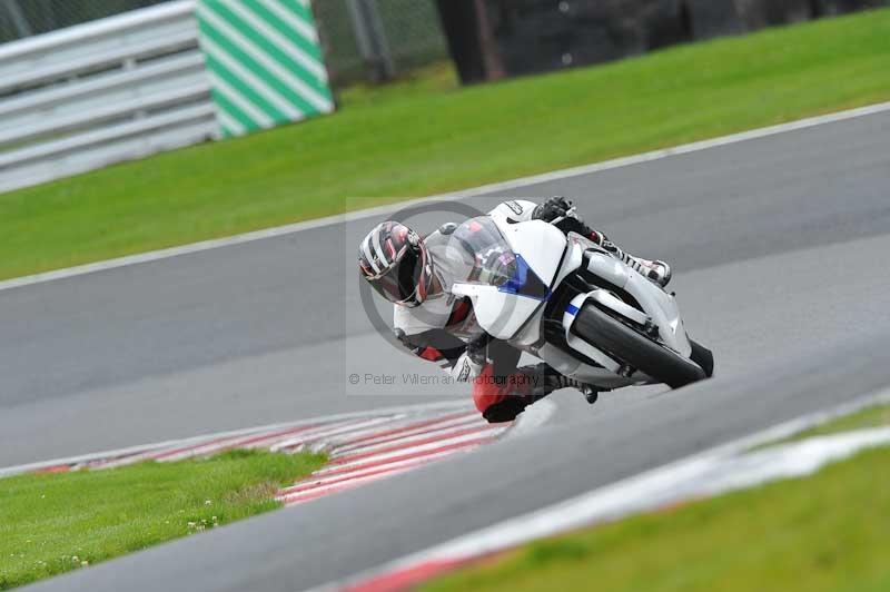 Motorcycle action photographs;Trackday digital images;event digital images;eventdigitalimages;no limits trackday;oulton park;oulton park circuit cheshire;oulton park photographs;peter wileman photography;trackday;trackday photos