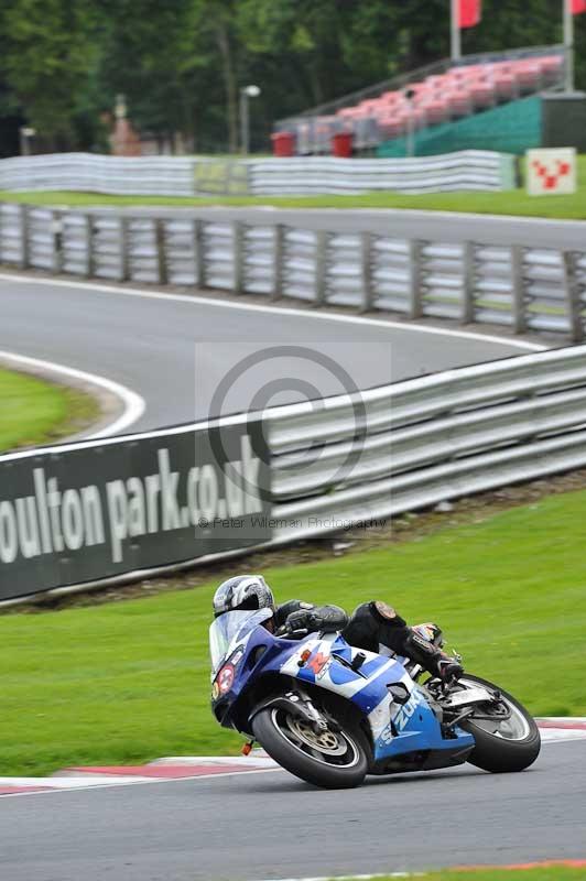 Motorcycle action photographs;Trackday digital images;event digital images;eventdigitalimages;no limits trackday;oulton park;oulton park circuit cheshire;oulton park photographs;peter wileman photography;trackday;trackday photos