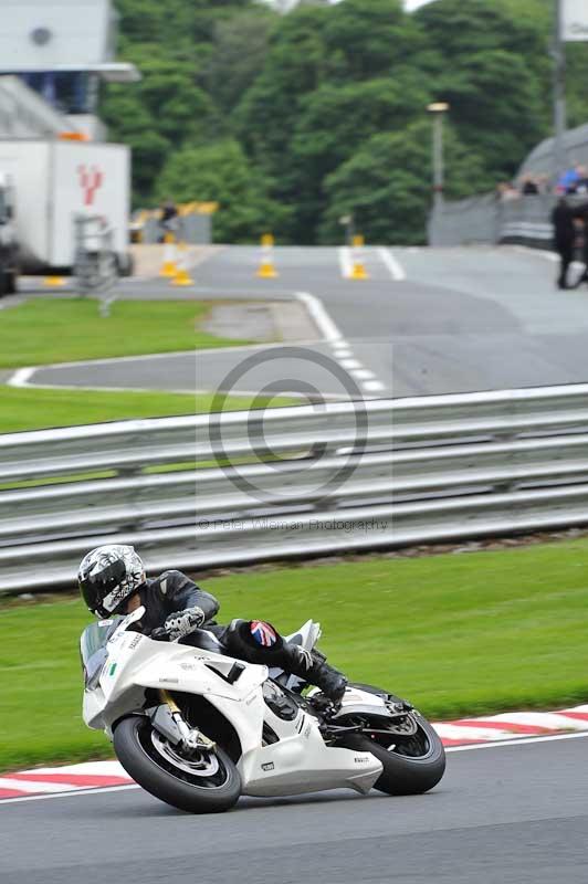 Motorcycle action photographs;Trackday digital images;event digital images;eventdigitalimages;no limits trackday;oulton park;oulton park circuit cheshire;oulton park photographs;peter wileman photography;trackday;trackday photos