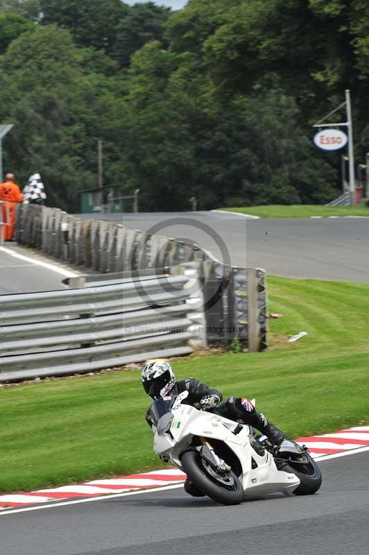 Motorcycle action photographs;Trackday digital images;event digital images;eventdigitalimages;no limits trackday;oulton park;oulton park circuit cheshire;oulton park photographs;peter wileman photography;trackday;trackday photos