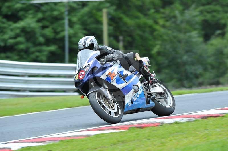 Motorcycle action photographs;Trackday digital images;event digital images;eventdigitalimages;no limits trackday;oulton park;oulton park circuit cheshire;oulton park photographs;peter wileman photography;trackday;trackday photos