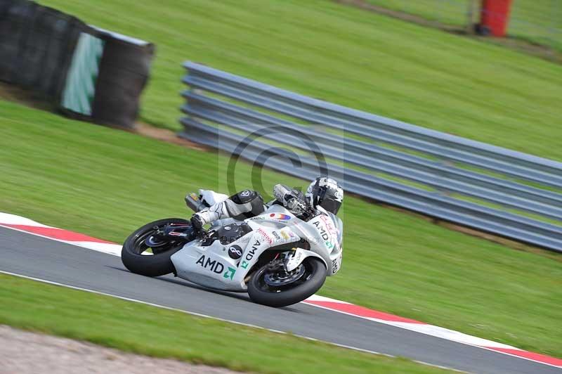 Motorcycle action photographs;Trackday digital images;event digital images;eventdigitalimages;no limits trackday;oulton park;oulton park circuit cheshire;oulton park photographs;peter wileman photography;trackday;trackday photos