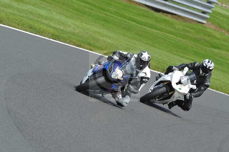 Motorcycle action photographs;Trackday digital images;event digital images;eventdigitalimages;no limits trackday;oulton park;oulton park circuit cheshire;oulton park photographs;peter wileman photography;trackday;trackday photos