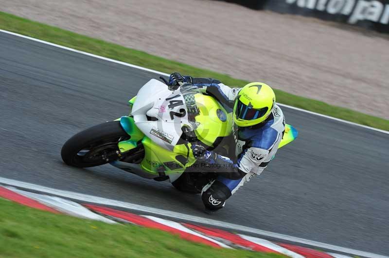 Motorcycle action photographs;Trackday digital images;event digital images;eventdigitalimages;no limits trackday;oulton park;oulton park circuit cheshire;oulton park photographs;peter wileman photography;trackday;trackday photos