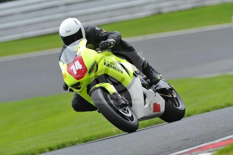 Motorcycle action photographs;Trackday digital images;event digital images;eventdigitalimages;no limits trackday;oulton park;oulton park circuit cheshire;oulton park photographs;peter wileman photography;trackday;trackday photos