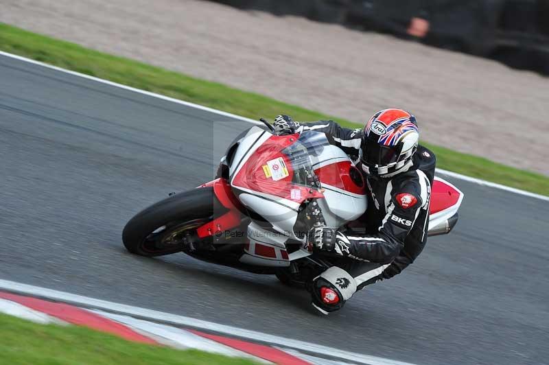 Motorcycle action photographs;Trackday digital images;event digital images;eventdigitalimages;no limits trackday;oulton park;oulton park circuit cheshire;oulton park photographs;peter wileman photography;trackday;trackday photos